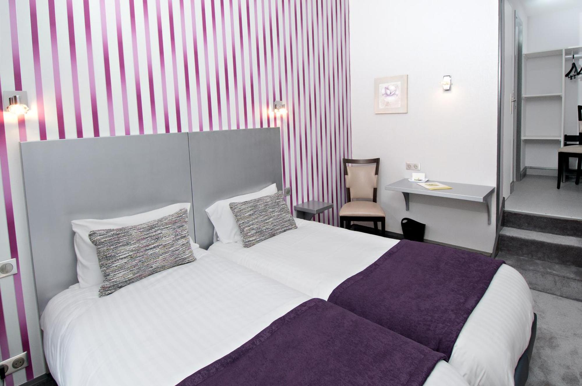 Logis Hotel Restaurant Nougier Saint-Etienne-de-Fursac Номер фото