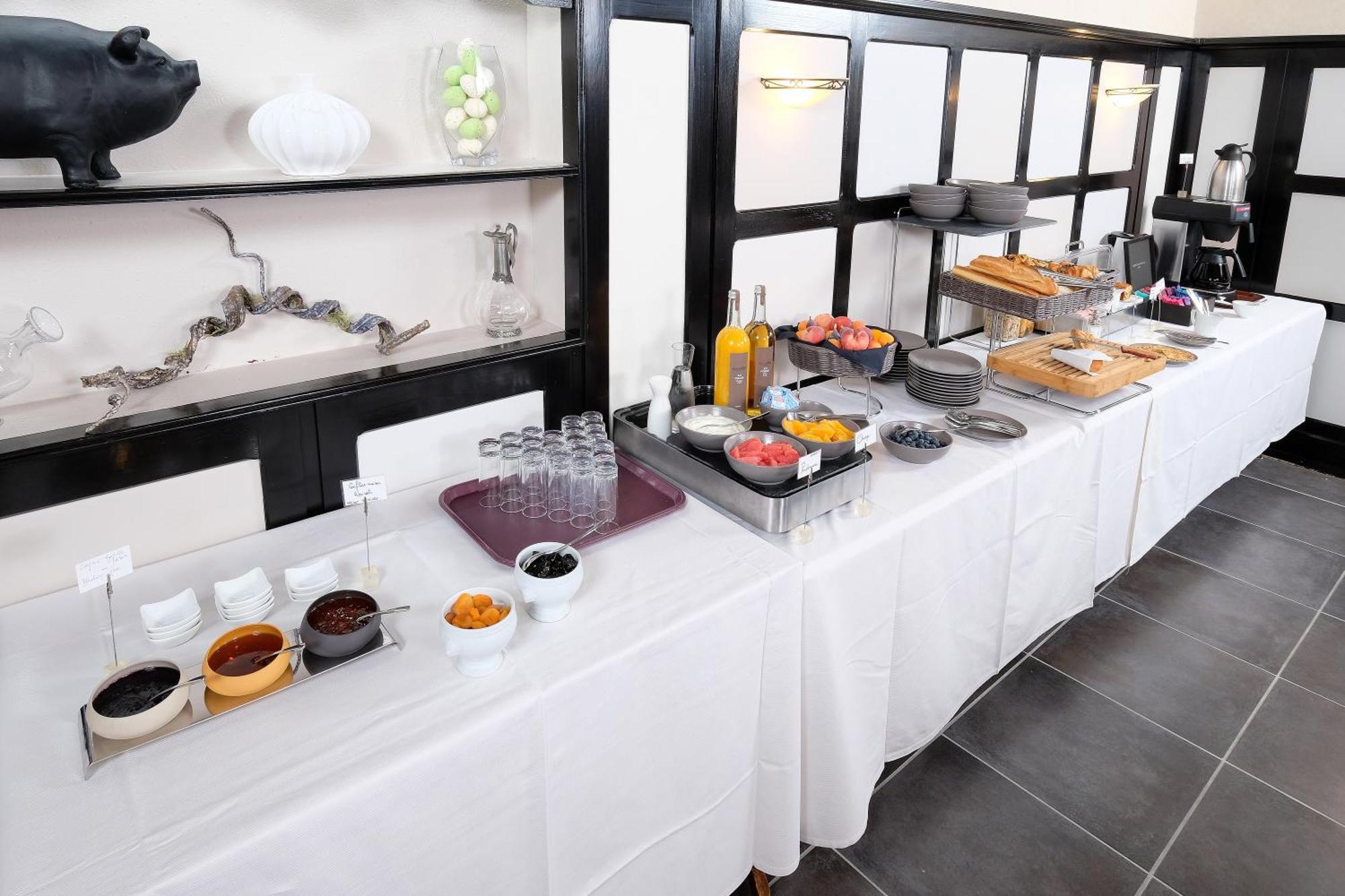 Logis Hotel Restaurant Nougier Saint-Etienne-de-Fursac Экстерьер фото